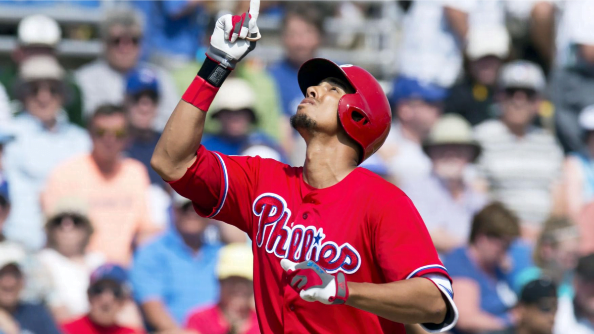Phillies' Aaron Altherr makes mind-boggling barehanded play